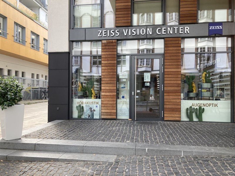 Herzlich Willkommen im Zeiss Vision Center Rostock von Augenoptik + Hörakustik Geue Herzlich Willkommen im Zeiss Vision Center Rostock von Augenoptik + Hörakustik Geue