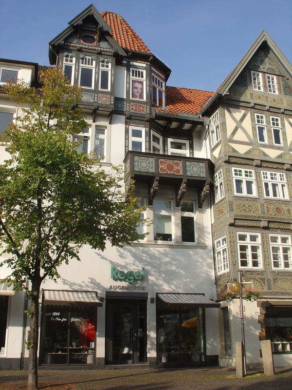 Sie finden uns im Zentrum von Bad Salzuflen. Das Team von REGEL Augenoptik freut sich auf Ihren Besuch!